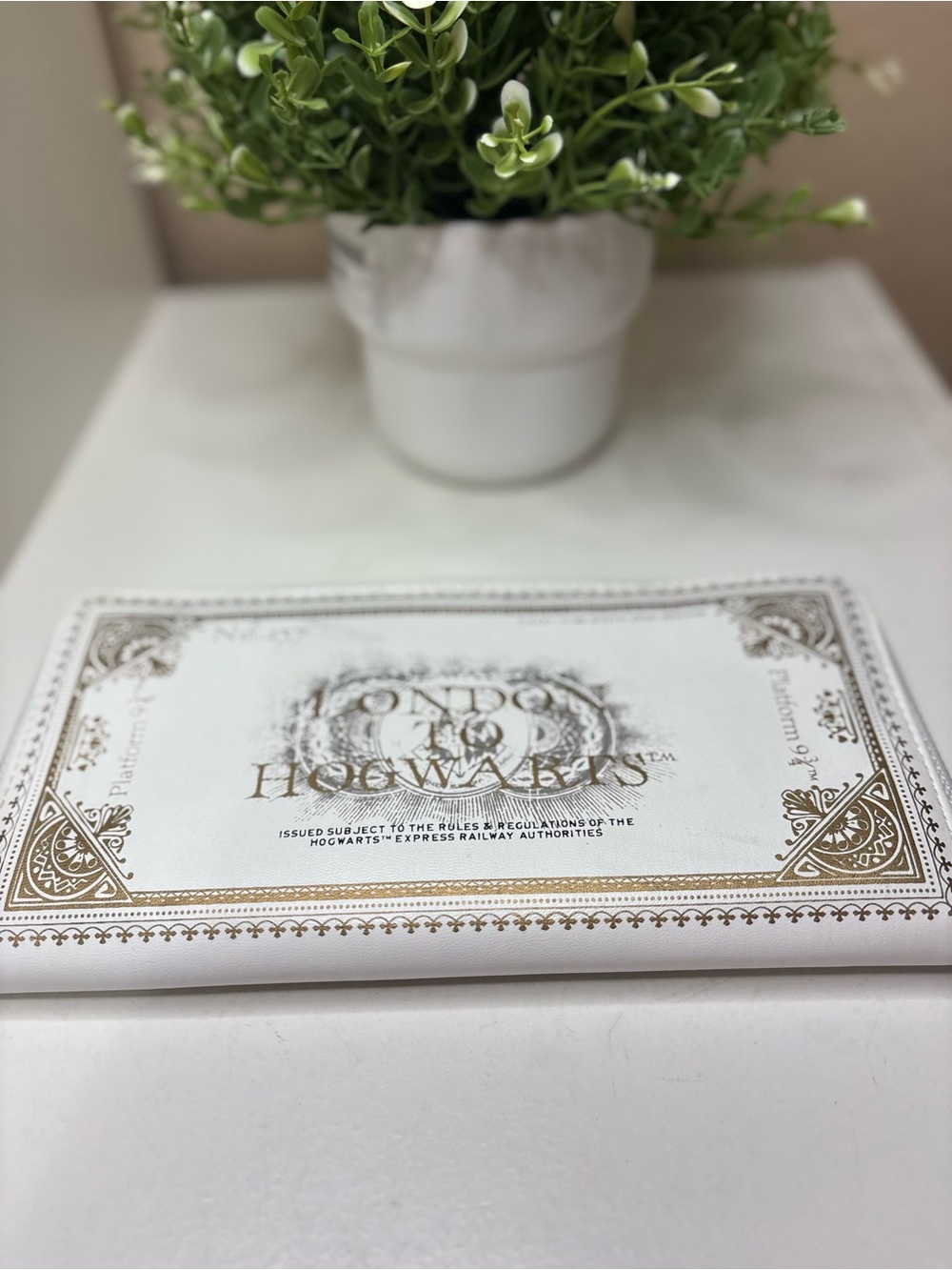 Harry Potter Hogwarts Express Ticket Zip Wallet – White Gold Continental Purse - Picture 7 of 10